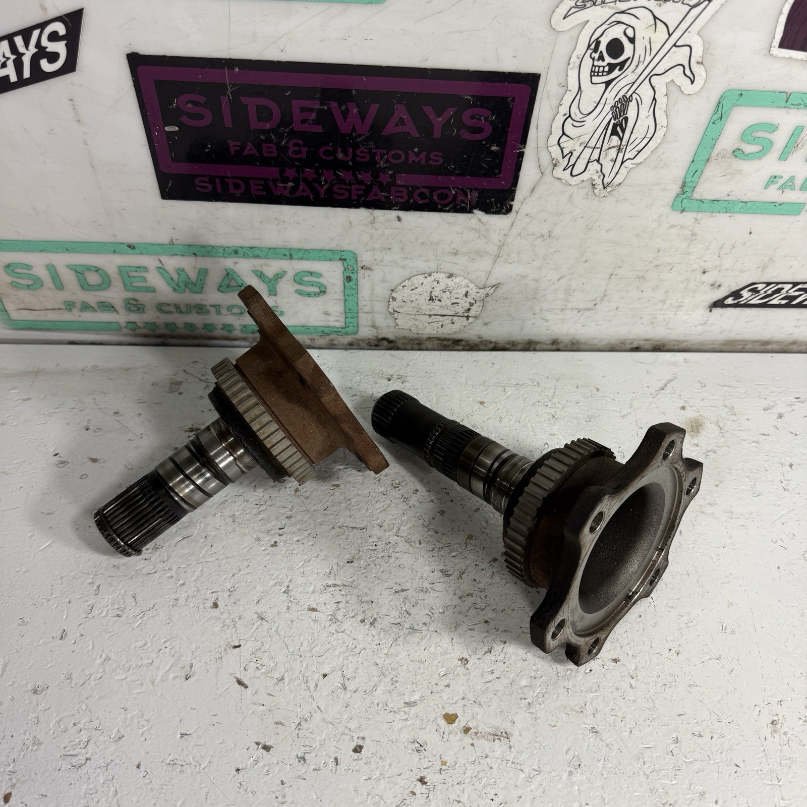03-06 Infiniti G35 Nissan 350z LSD Rear Axle Output Flanges Stubs