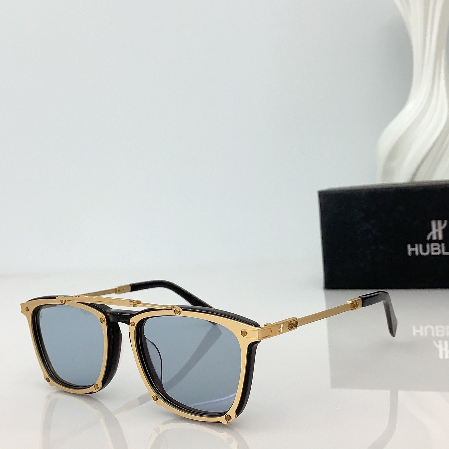 HUBLOT H042 Sunglasses Black Gold Frame Blue Lens Square Vintage Style HUBLOT H042 Sunglasses Black Gold Frame Blue Lens Square Vintage Style