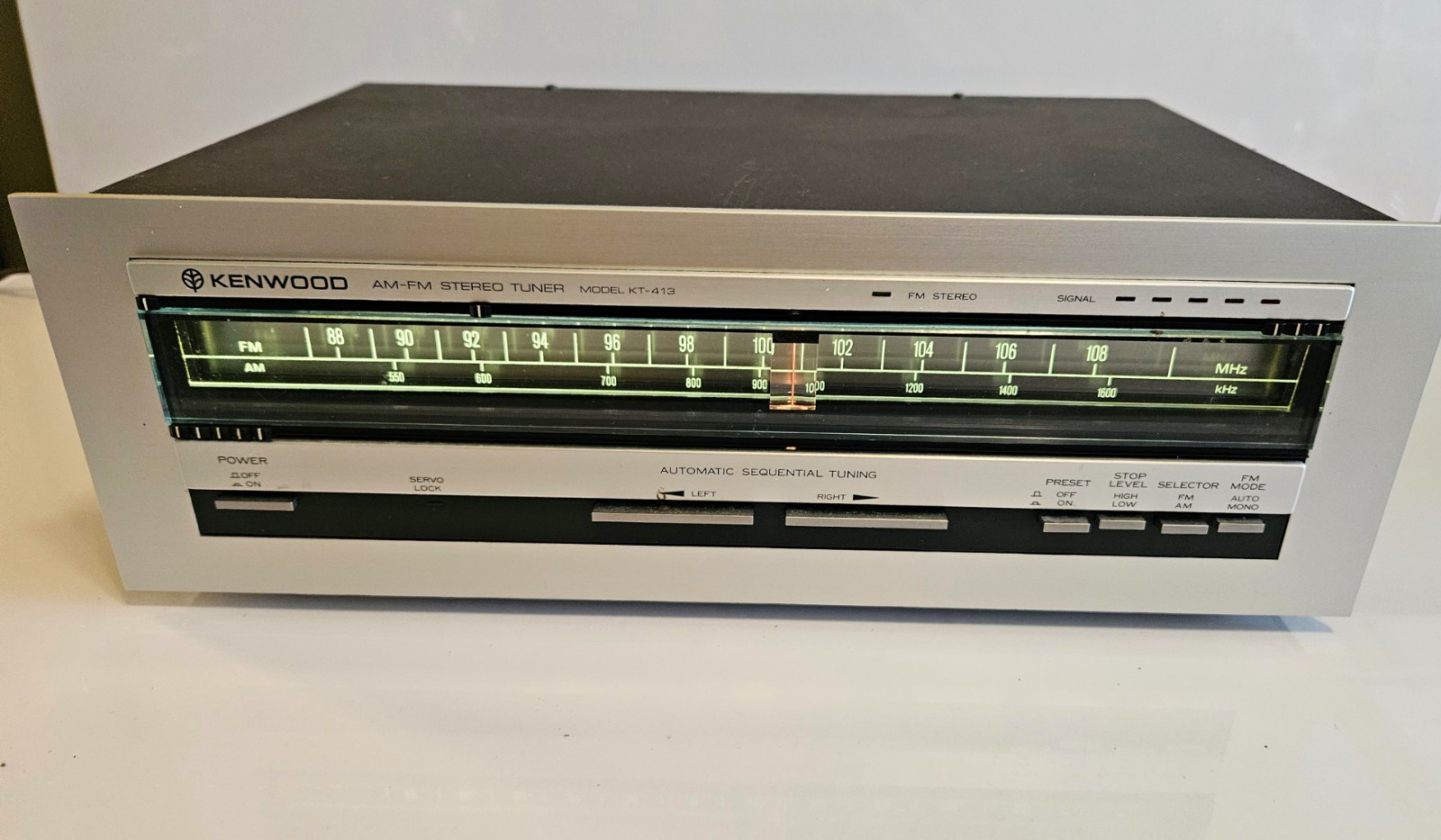 Vintage Rare Kenwood KT-413 AM/FM Analog Stereo Tuner RCA L/R Operates Fine