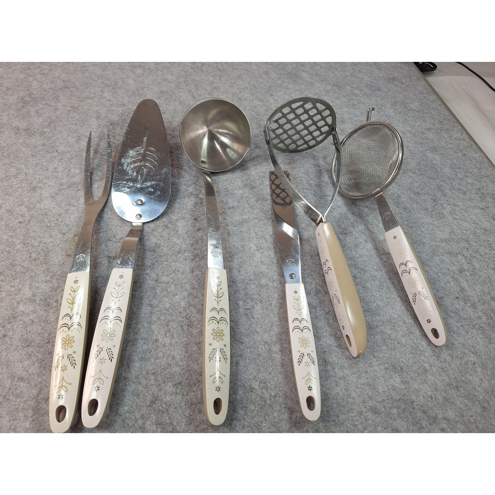 Vintage Ekco Flint Kitchen Utensil Set 6pc Stainless Steel Floral Handles USA Vintage Ekco Flint Kitchen Utensil Set 6pc Stainless Steel Floral Handles USA