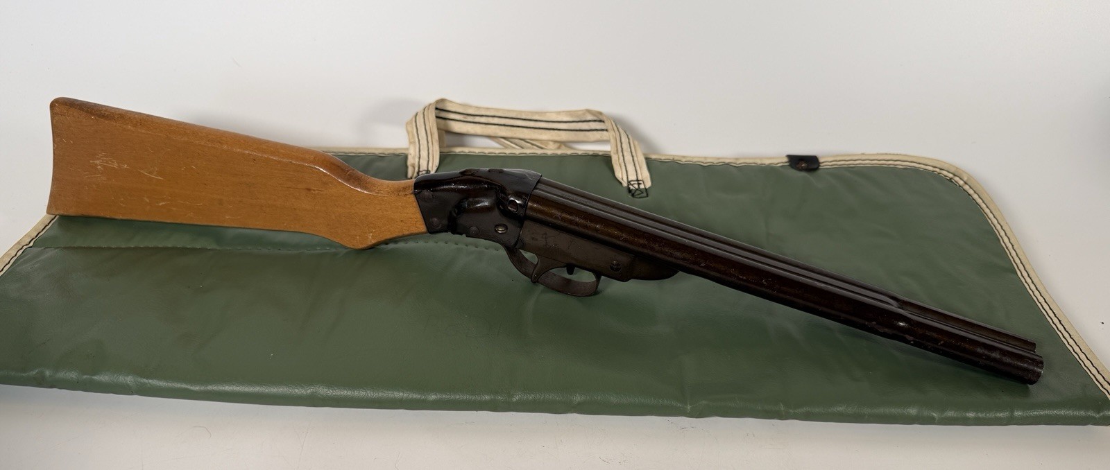 Rare Vintage 1930s Daisy Model 23 Toy Double Barrel Cork Pop Gun Pac-A-Long