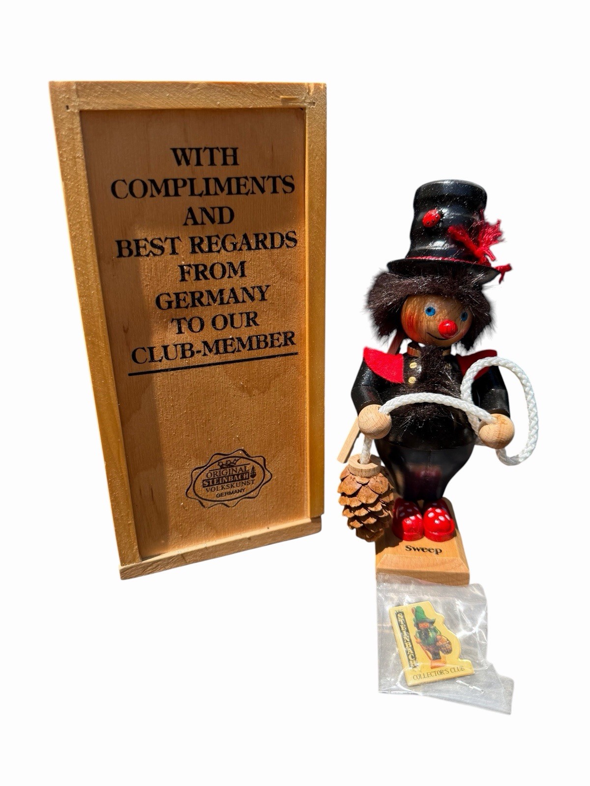 Steinbach Collector\'s Club #2 Sweep w/ Original Box & Collector Pin