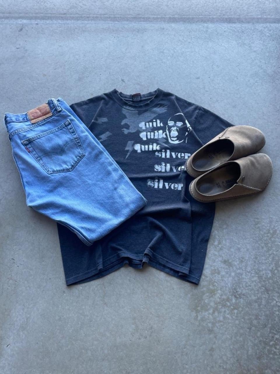 Vintage Quiksilver Faded Black stencil graphic tee size M
