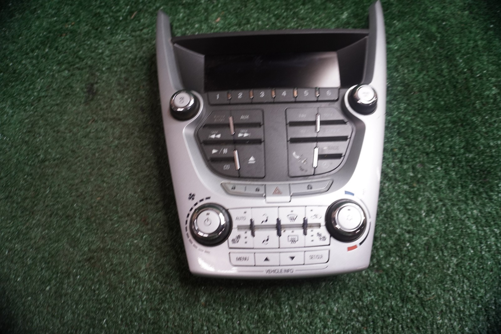 2010 2011 2012 CHEVROLET EQUINOX Radio AUDIO AC CONTROL PANEL OEM 20920048