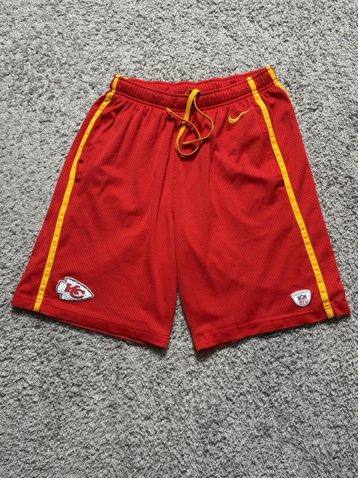 Nike NFL Kansas City Chiefs Equipment Training Shorts Mens Size Large Red Mesh Nike NFL Kansas City Chiefs Equipment Training Shorts Mens Size Large Red Mesh