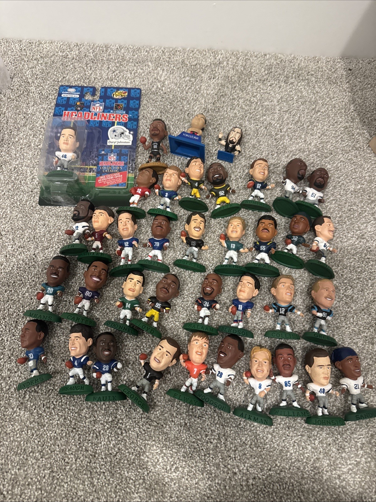 Lot Of 371996 Corinthian Headliners NFL figures. Elway, Sanders, Farve, Marino Lot Of 371996 Corinthian Headliners NFL figures. Elway, Sanders, Farve, Marino