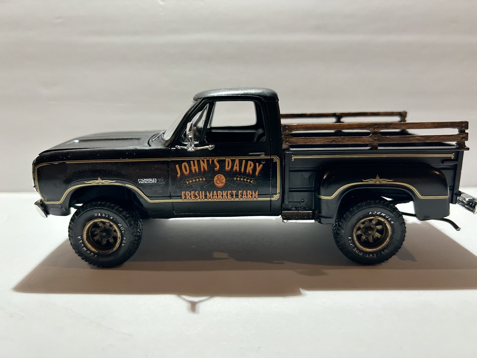 MPC Dodge Stepside Pickup (Warlock Edition) - 1:25 Scale (Built Model)