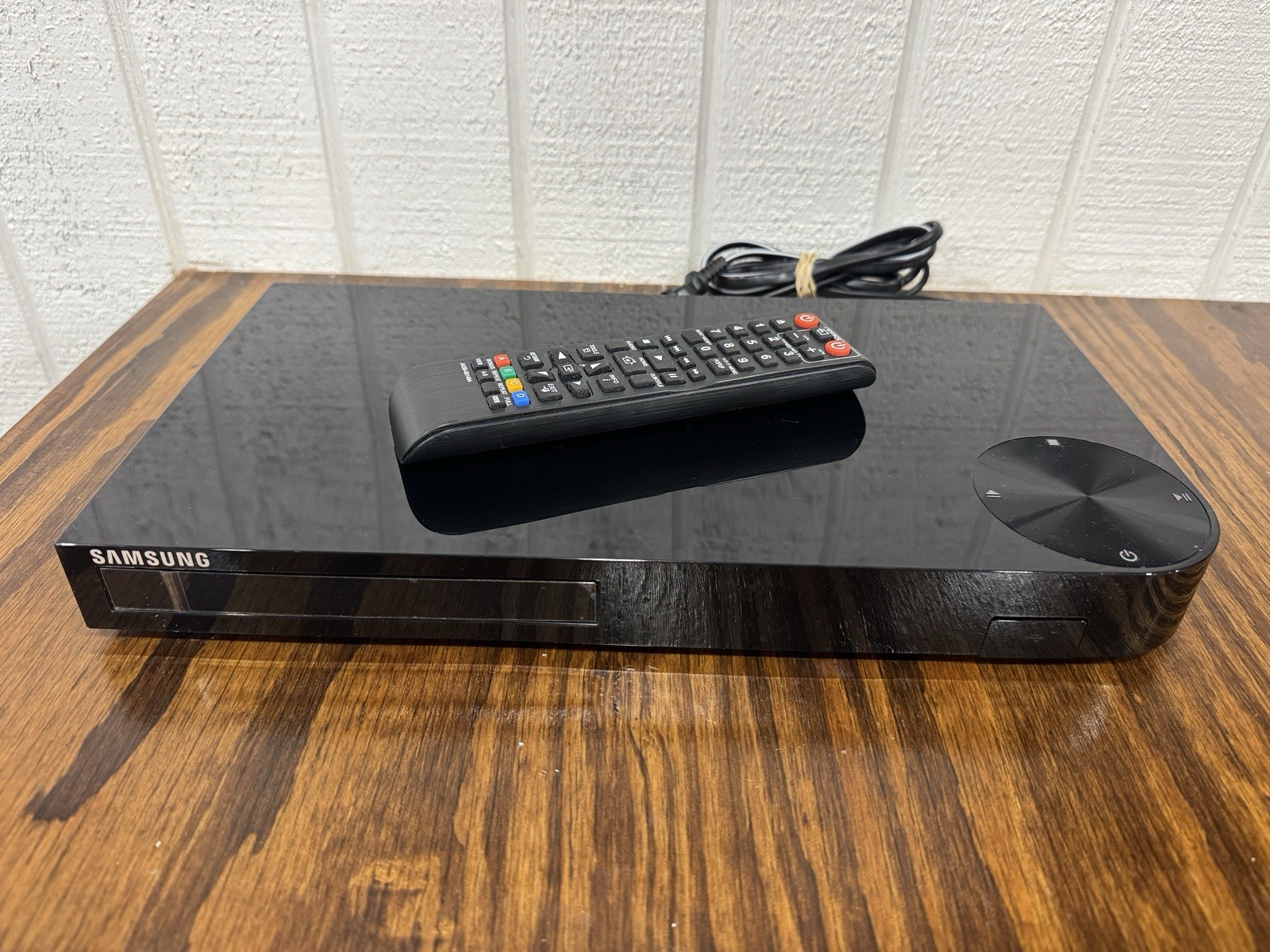 SAMSUNG 3D Blu-Ray DVD Player BD-F5900 w/Remote - Tested Works Great