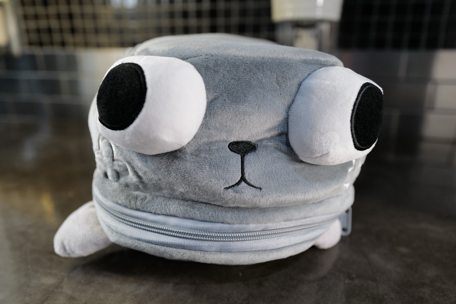 Official Dandy’s World Pebble Backpack Hot Topic Exclusive Plush Bag NWT Official Dandy’s World Pebble Backpack Hot Topic Exclusive Plush Bag NWT