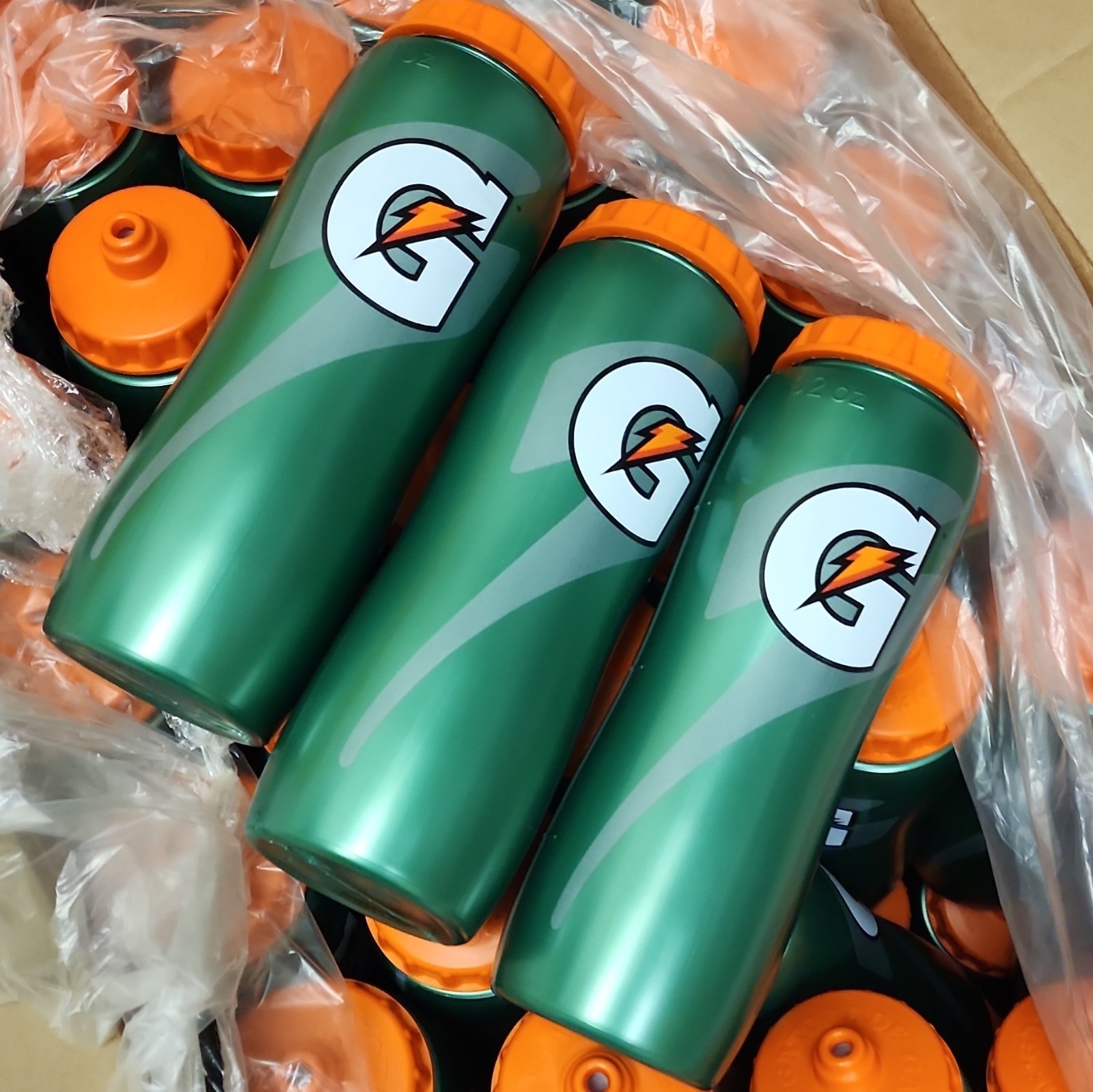 Gatorade 32oz Water Bottle Lot Of 48 Gatorade 32oz Water Bottle Lot Of 48