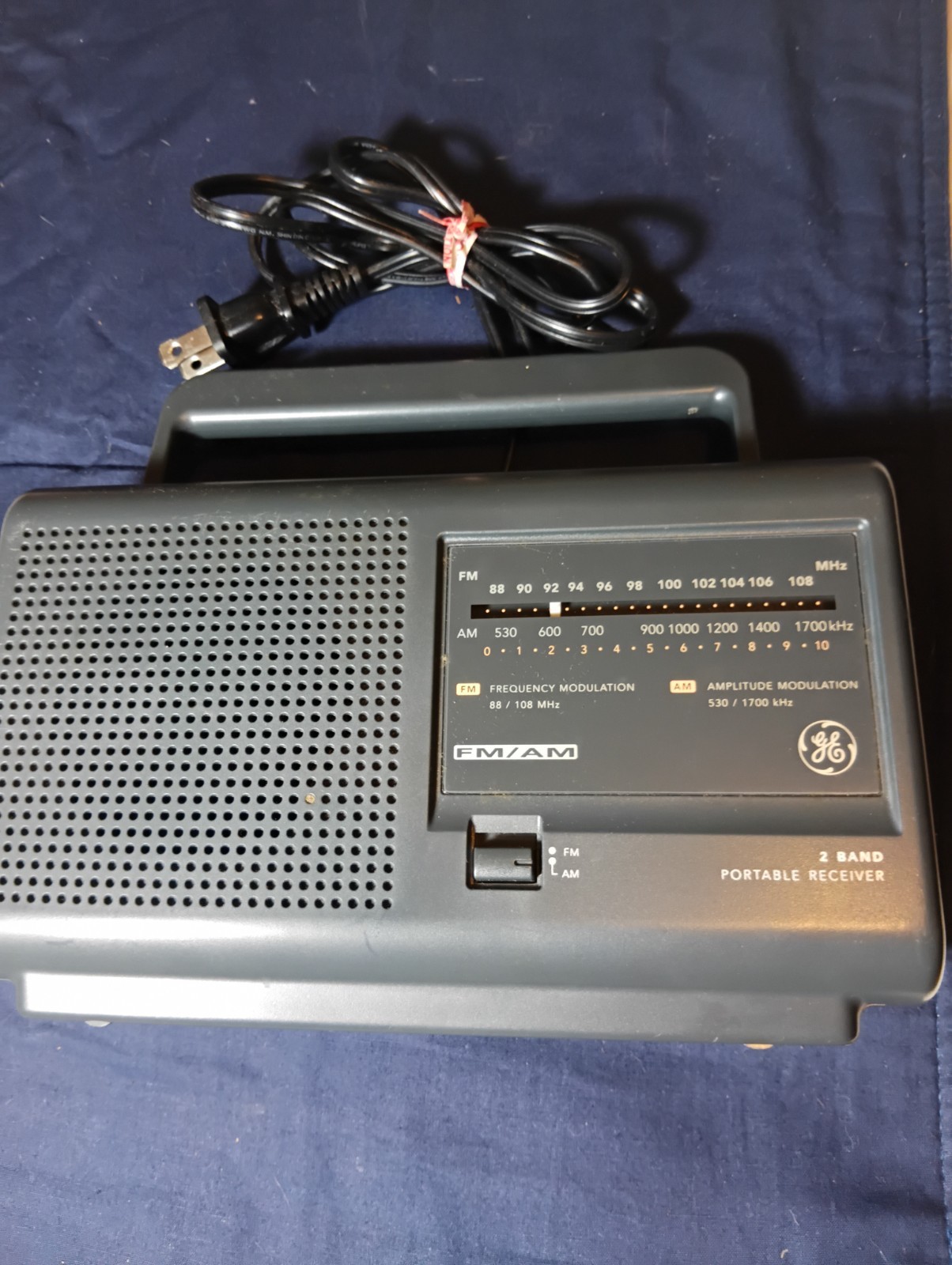 vintage General Electric (GE) Portable Radio box vintage General Electric (GE) Portable Radio box