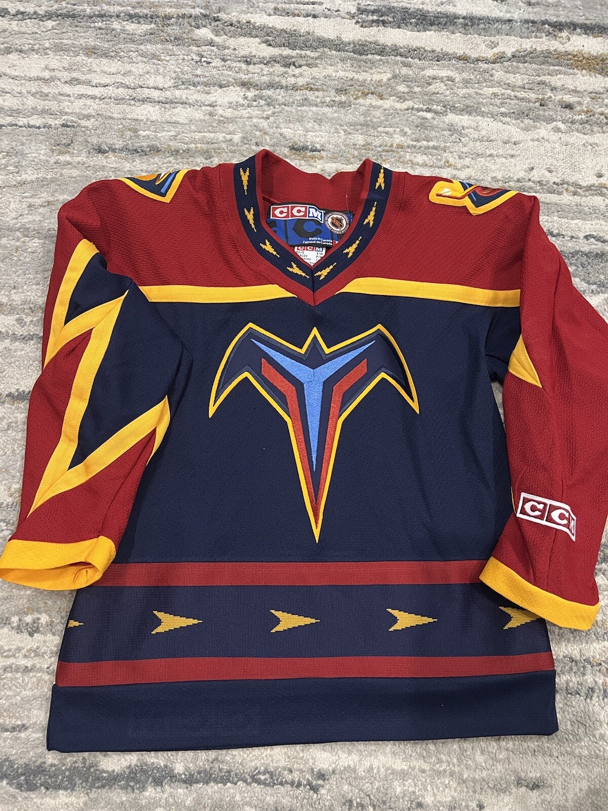 Vintage Atlanta Thrashers CCM Hockey Jersey Youth Size Small / Medium NHL
