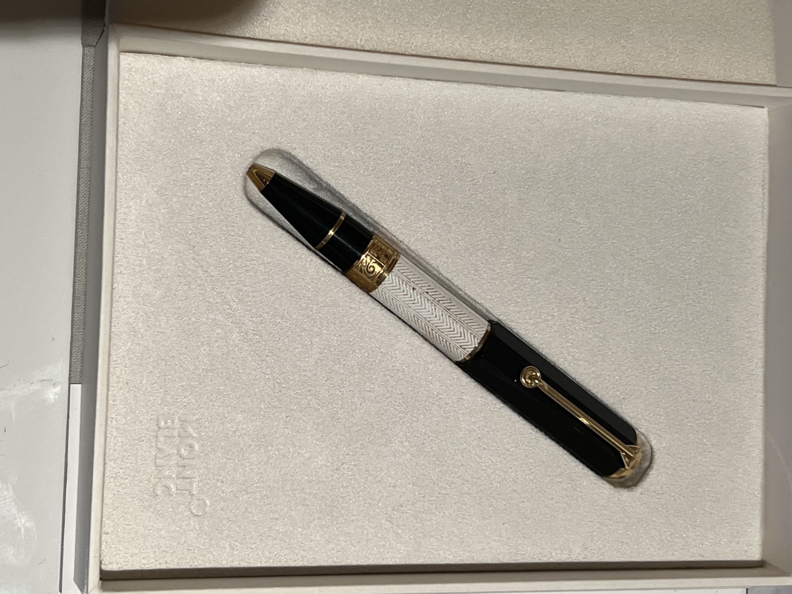 Montblanc Writers Edition William Shakespeare Ballpoint Pen 114349 LE 7728/9000