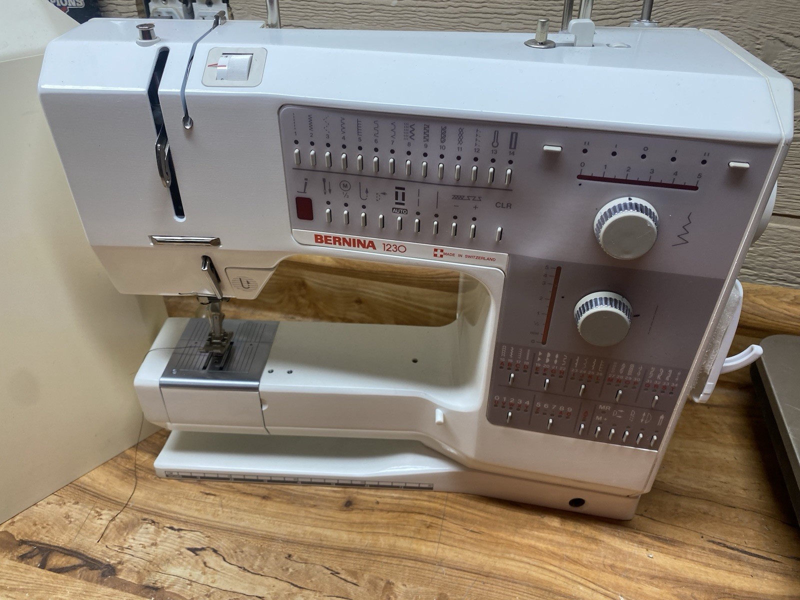 Bernina 1230 Computerized Sewing Machine NO Foot Petal