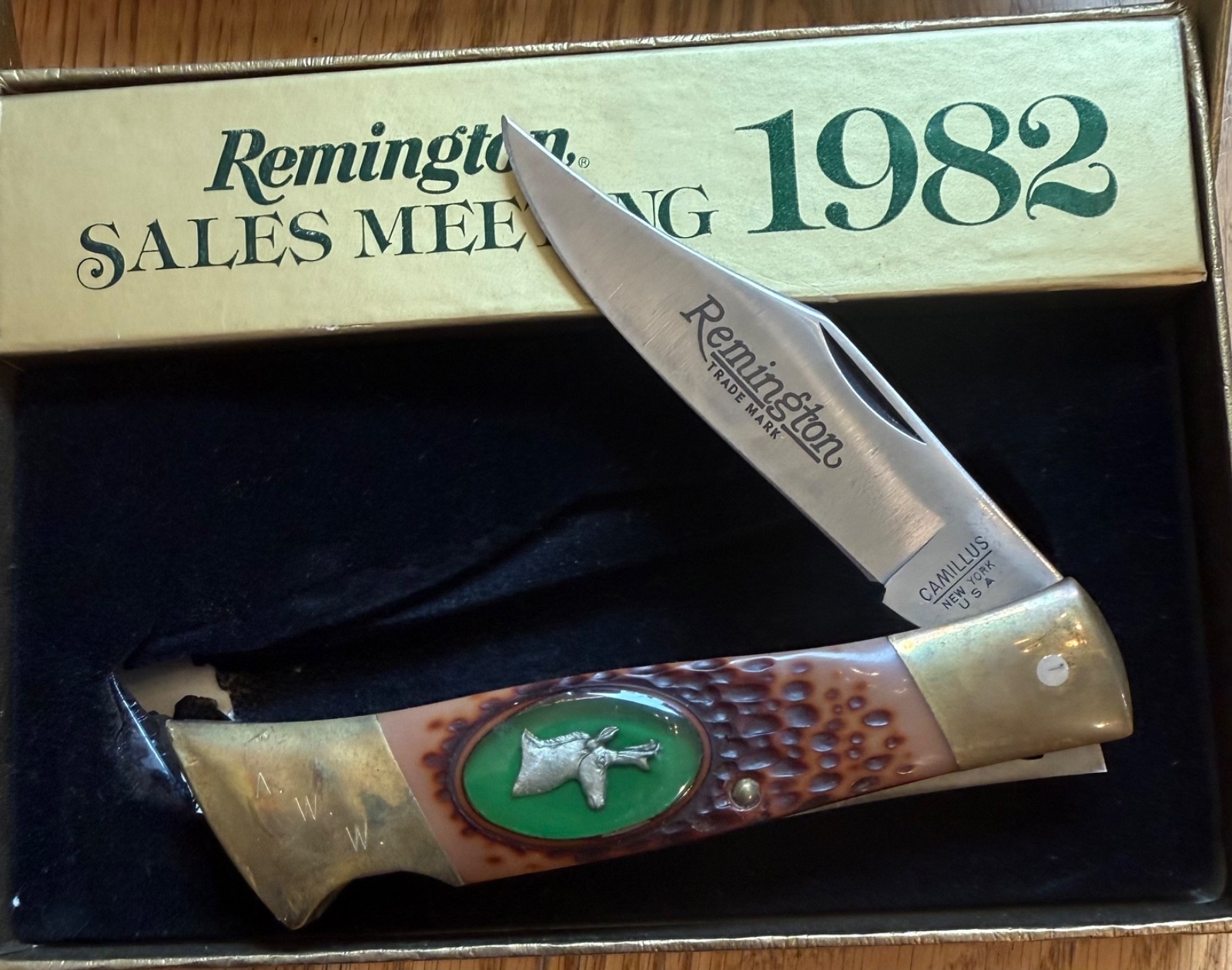RARE 1982 REMINGTON CAMILLUS SALES MEETING KNIFE NEVER USED IN BOX RARE 1982 REMINGTON CAMILLUS SALES MEETING KNIFE NEVER USED IN BOX