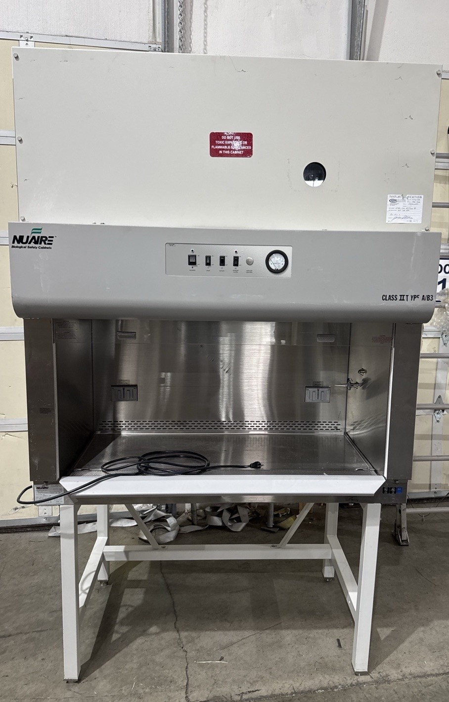 Nuaire NU-425-400 Class II Type B3 Laminar Flow Cabient NSF49