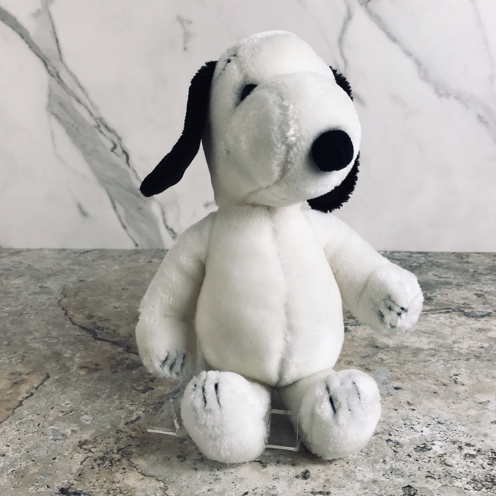 VINTAGE UNITED FEATURE SYNDICATE 1968 PEANUT\'S SNOOPY PLUSH ANIMAL MADE IN KOREA