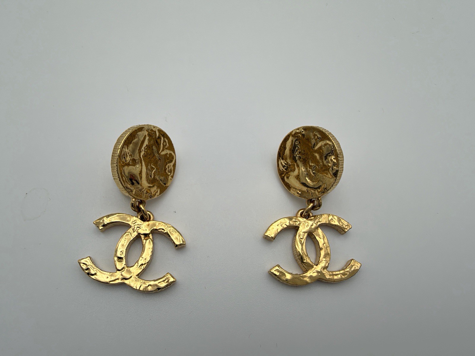 Rare Authentic Chanel 2024 CC Gold Plated Round Disc Drop Clip On Earrings COA