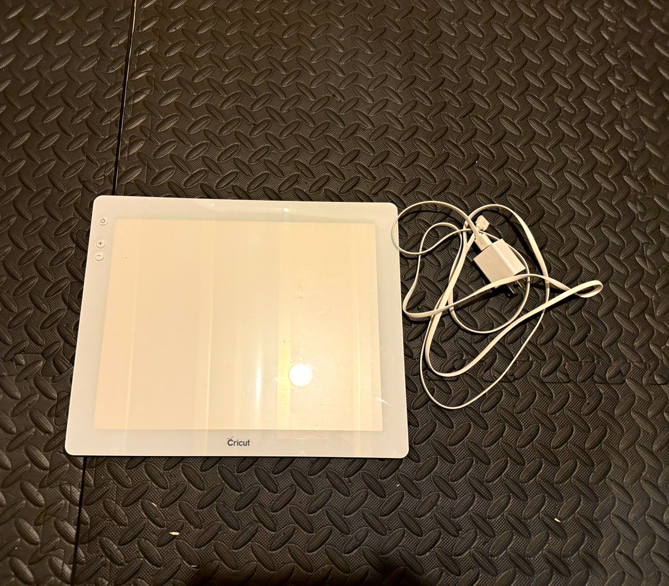 Cricut BrightPad Light Box White Portable 3 Settings w/ Power Adapter Cricut BrightPad Light Box White Portable 3 Settings w/ Power Adapter