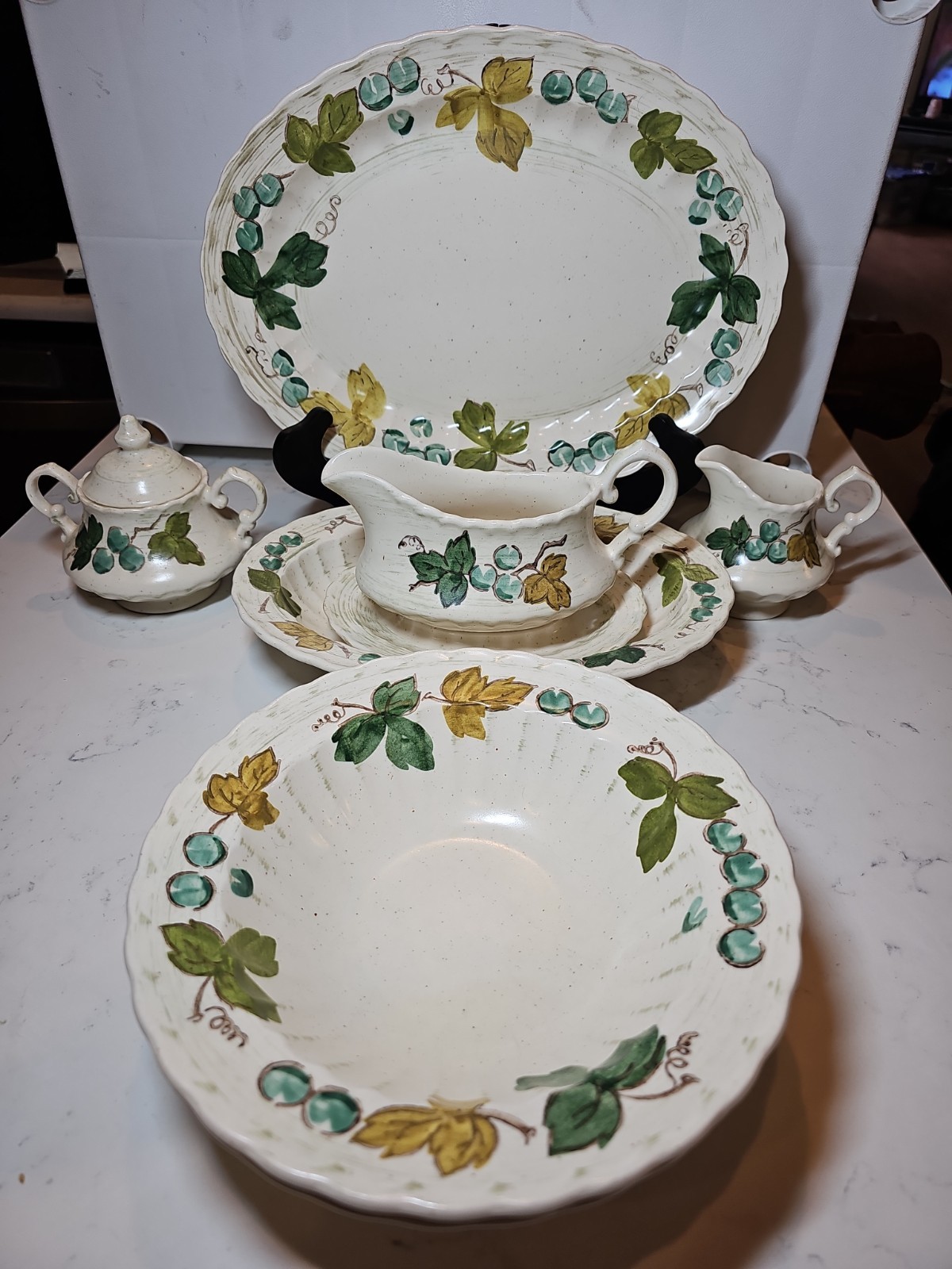 Vintage Metlox Vernon Ware Poppytrail Vineyard 8 Piece Set W/Serving Platter 