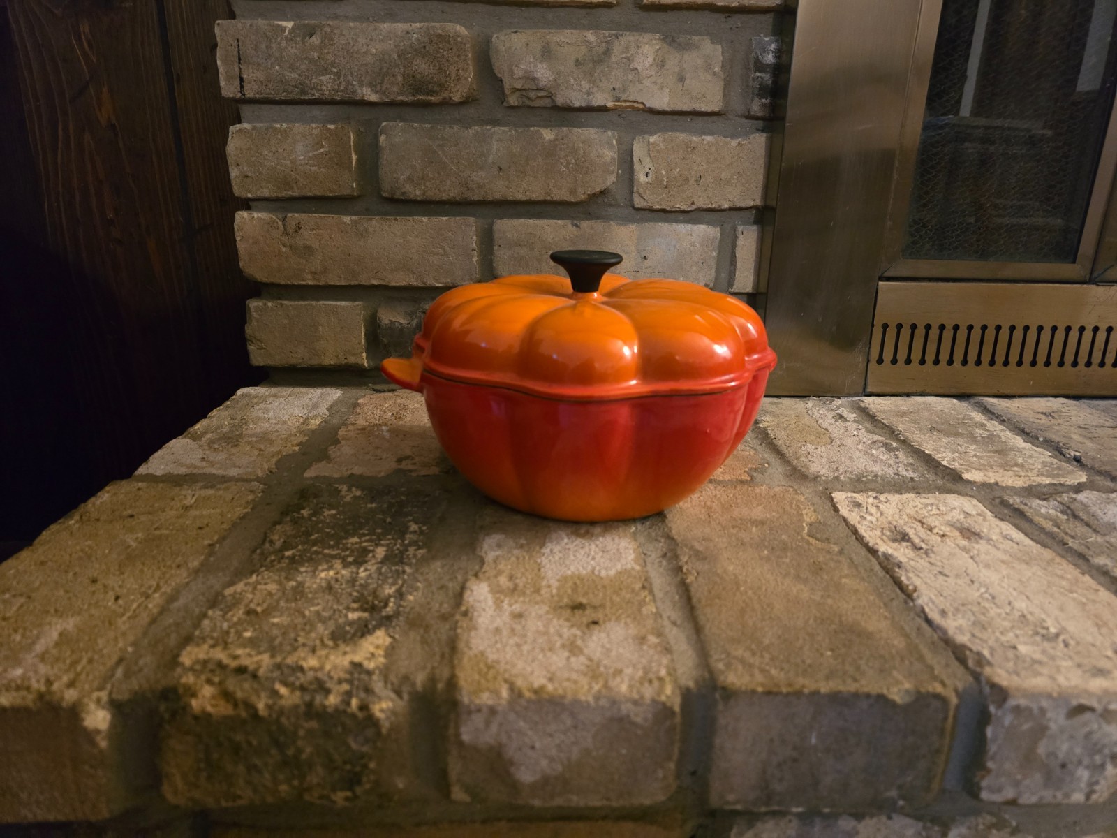 Vintage Le Creuset Orange Cast Iron Enamel Coated Pumpkin Cocotte Dutch Oven Vintage Le Creuset Orange Cast Iron Enamel Coated Pumpkin Cocotte Dutch Oven