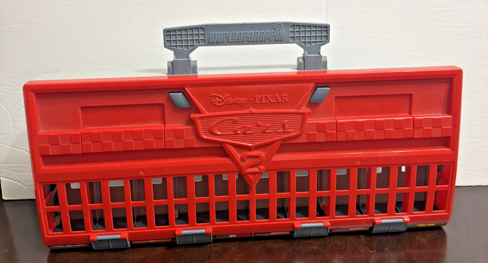 Mattel Disney Pixar Cars 2 Carry Case V2854 1:55 Red/Gray Plastic