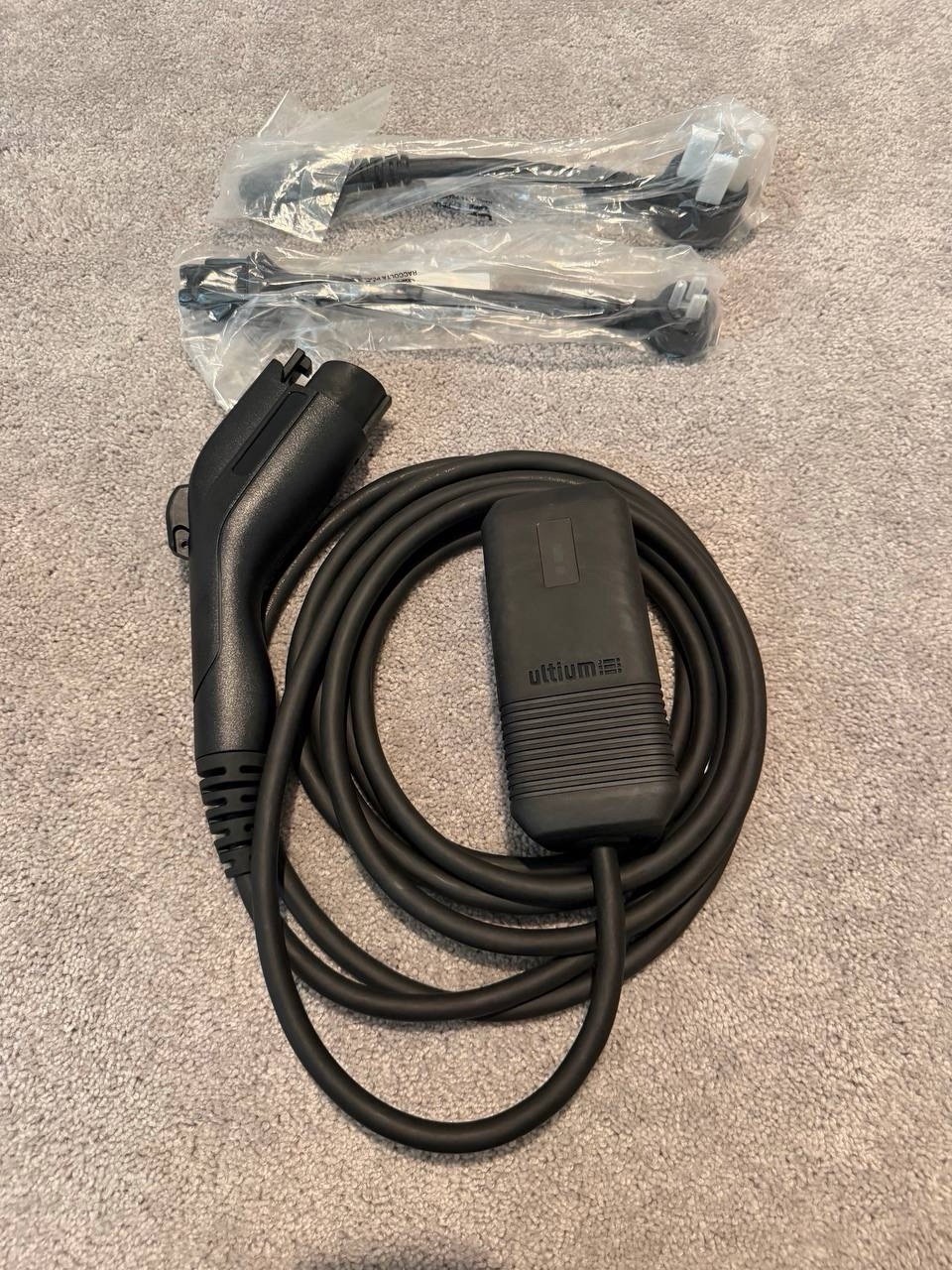 GM Ultium Portable EV Charge Cord 85775040 32A 120V 240V w/ 5-15 14-50 Plugs