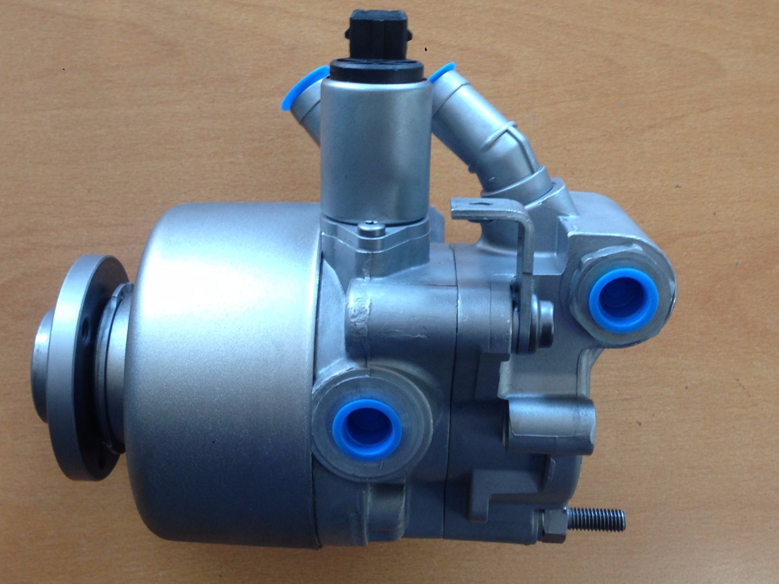 Mercedes Benz ABC Power Steering Pump 2003-2006 SL500 Mercedes Benz ABC Power Steering Pump 2003-2006 SL500