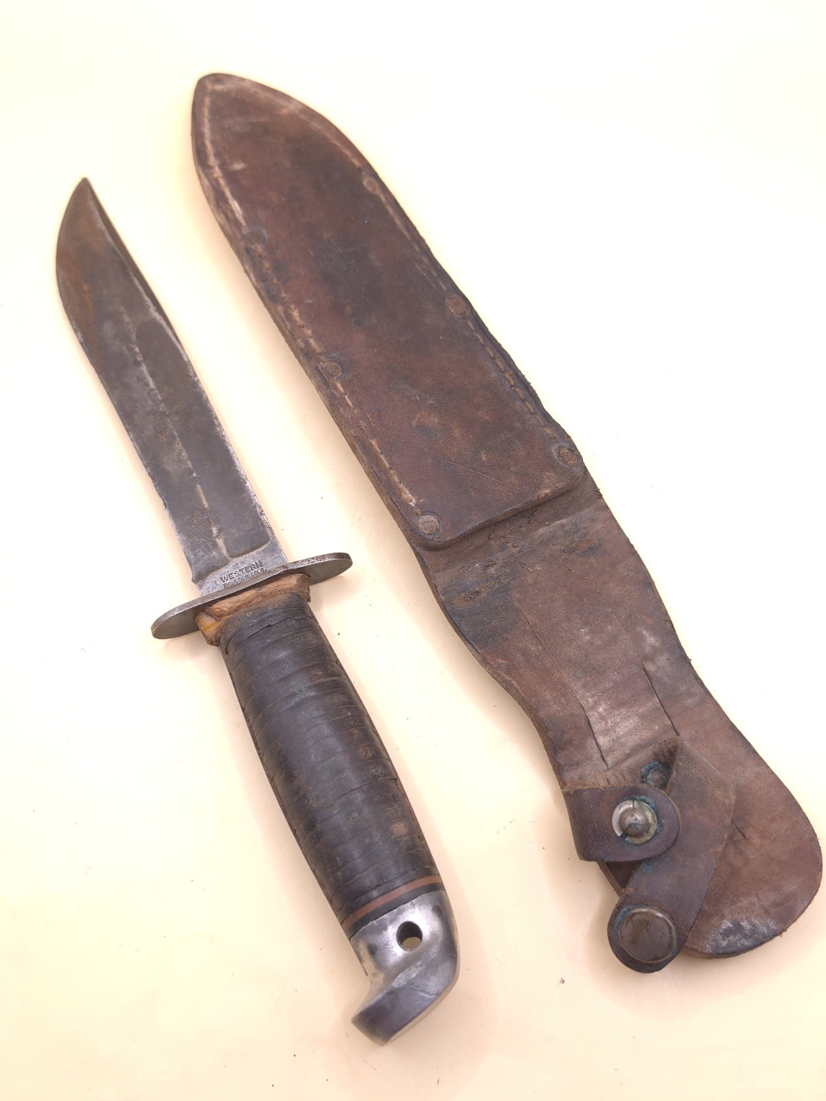 Vintage Early Western Cutlery Boulder CO USA Fixed Blade Hunting Knife In Sheath Vintage Early Western Cutlery Boulder CO USA Fixed Blade Hunting Knife In Sheath