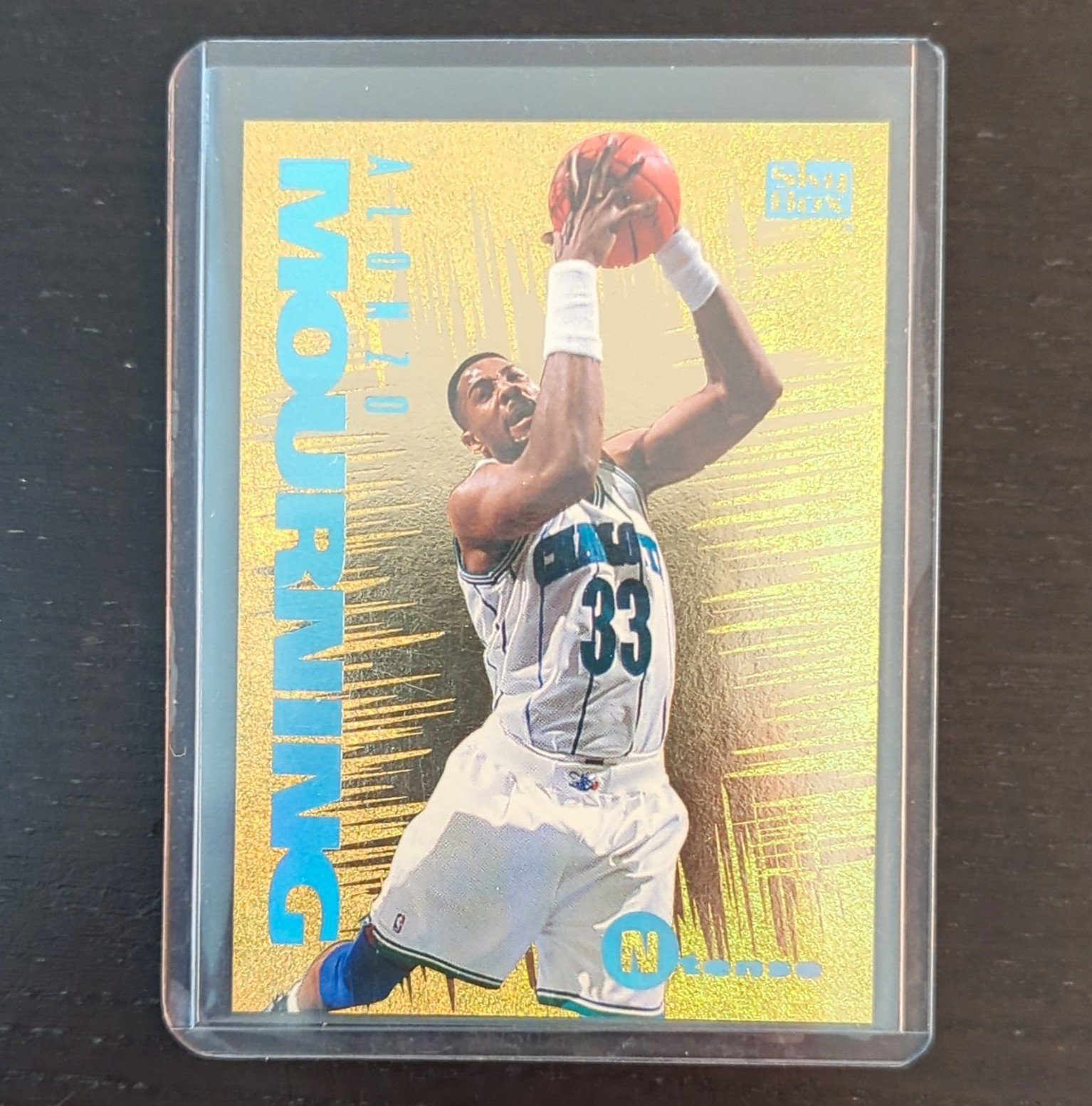 1995 SkyBox Emotion Ntense Alonzo Mourning #6 of 10
