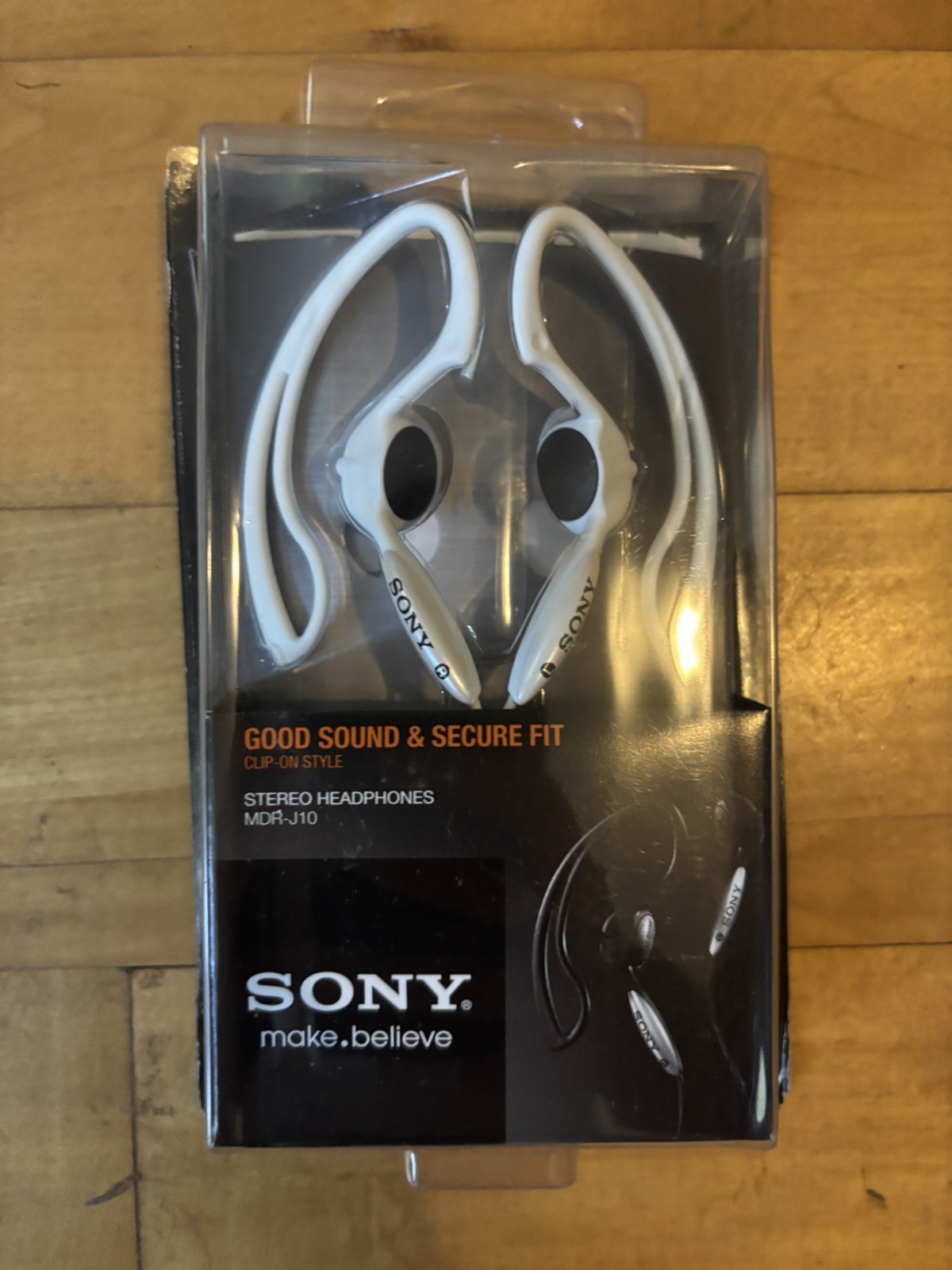 Sony MDR-J10 Clip-On Stereo Headphones White Wired Earbuds New OPEN BOX Sony MDR-J10 Clip-On Stereo Headphones White Wired Earbuds New OPEN BOX