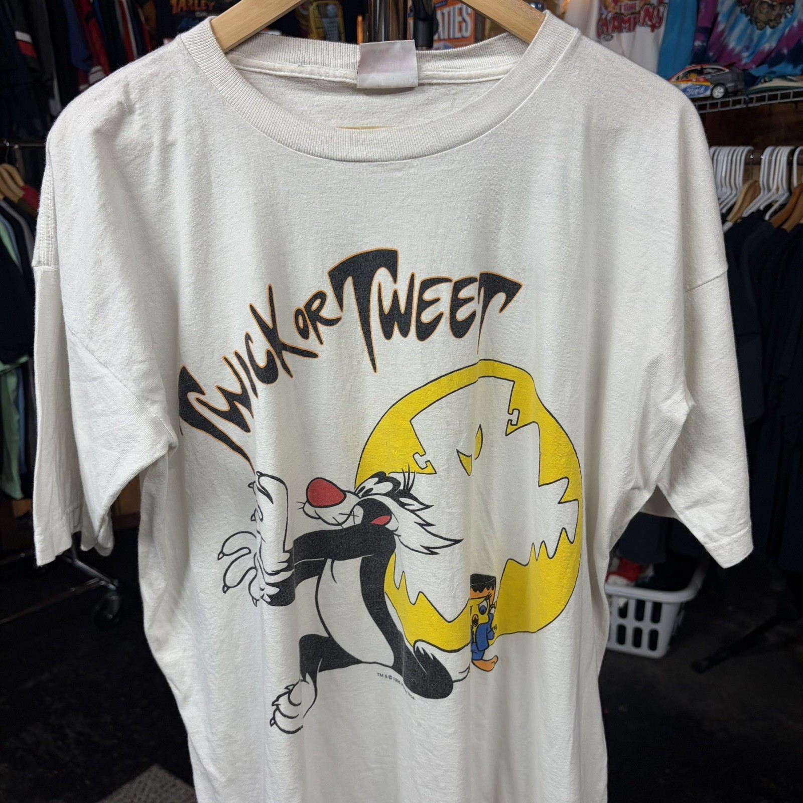 Looney Tunes TWICK OR TWEAT Tweety Bird Sylvester T-Shirt One Size Fits All VTG