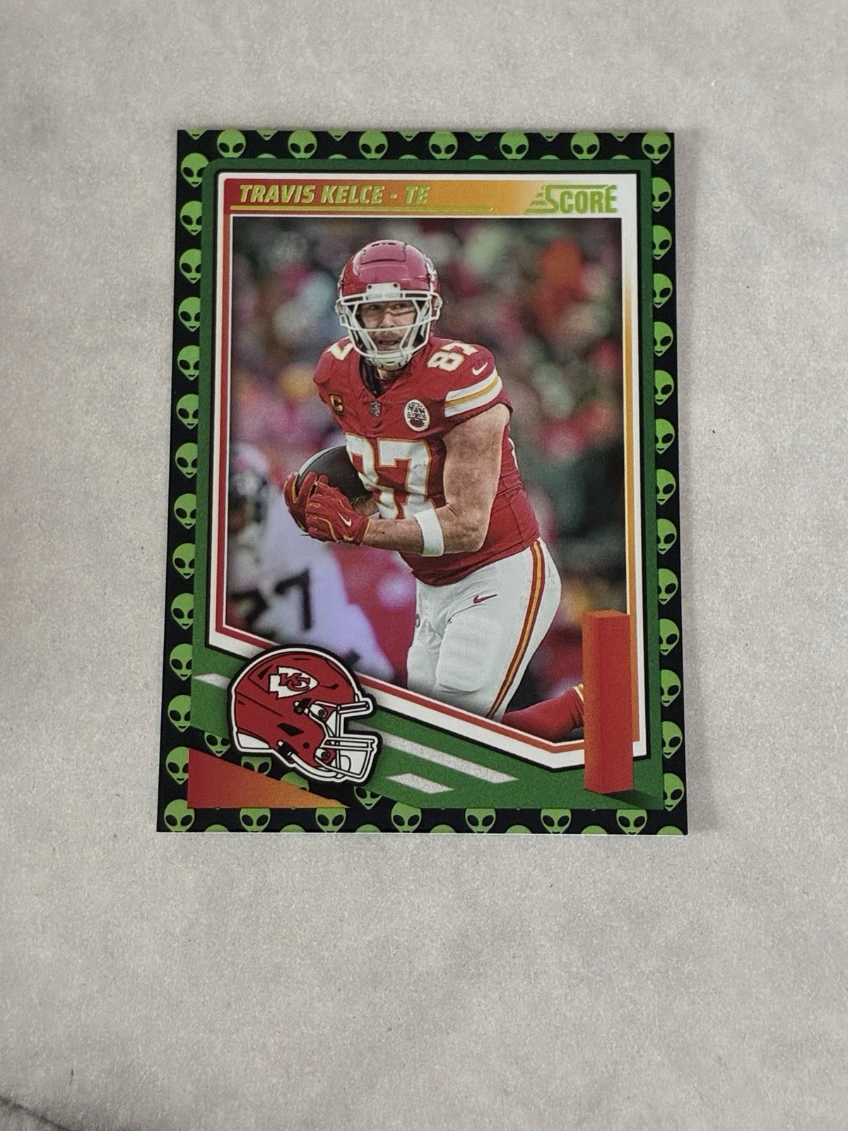 2025 Panini Score Travis Kelce #232 Extraterrestrial Case Hit SP Chiefs