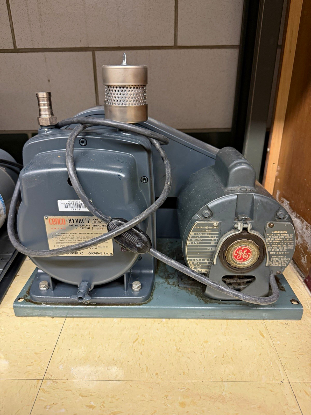 Cenco HyVac 7 Single Stage Rotary Vane Vacuum Pump 7.4 CFM 0.15 Micron