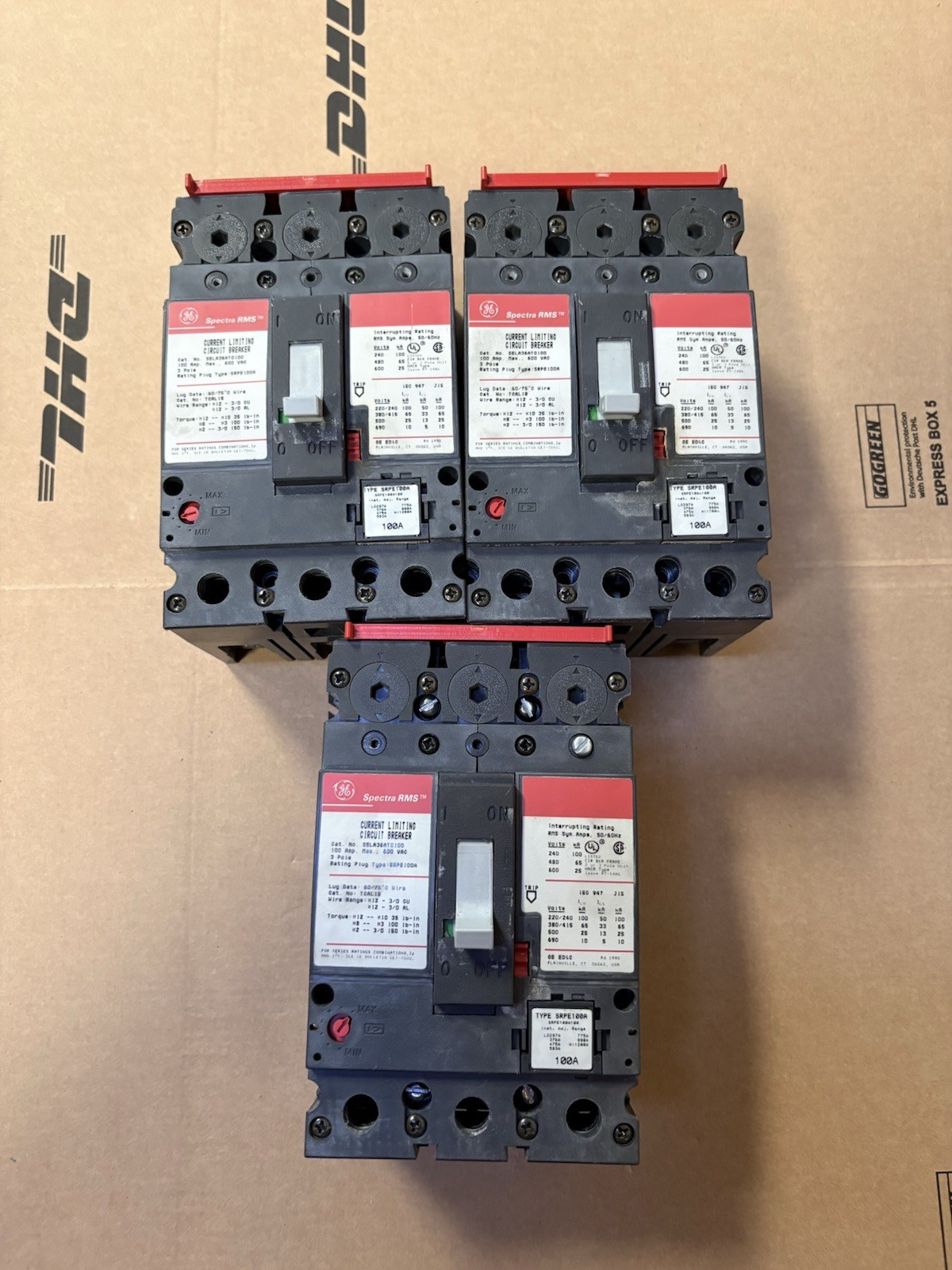 GE SPECTRA RMS SELA36AT0100 CIRCUIT BREAKER SRPE100A