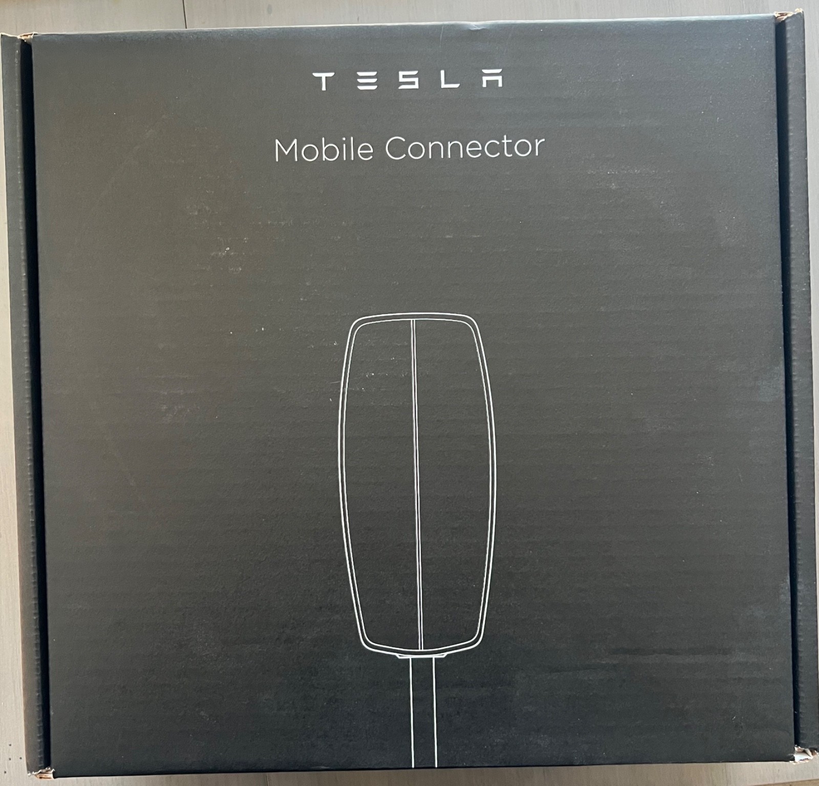 NEW Tesla Gen 3 Mobile Connector V2L 1991254-00-A OEM Factory Sealed 32A NEW Tesla Gen 3 Mobile Connector V2L 1991254-00-A OEM Factory Sealed 32A