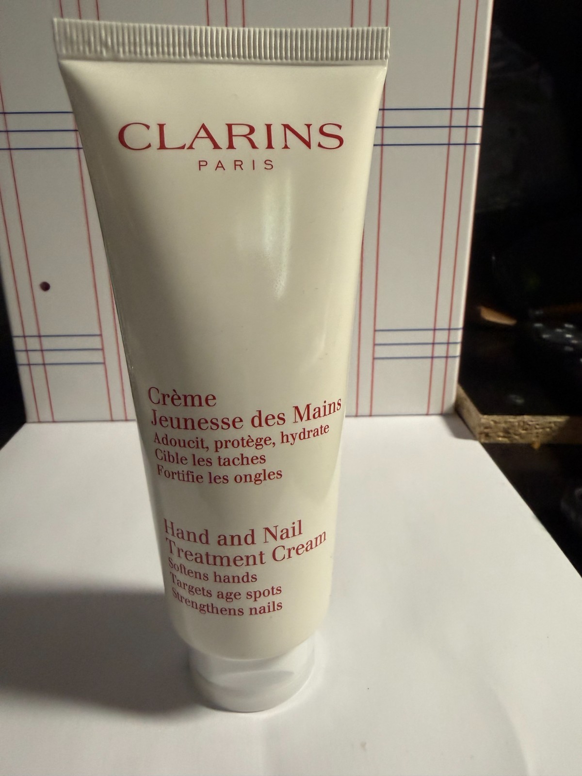 CLARINS Hand & Nail Treatment Cream 100ml/3.4oz NEW WHTOUT BOX, SEALED TUBE CLARINS Hand & Nail Treatment Cream 100ml/3.4oz NEW WHTOUT BOX, SEALED TUBE