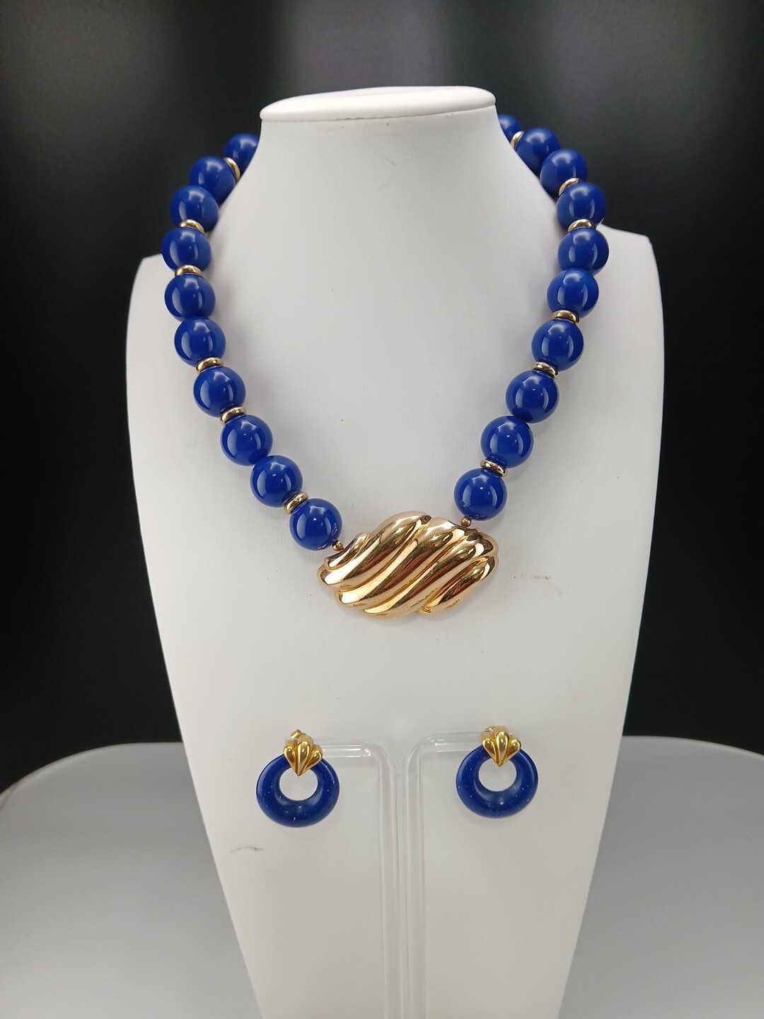 Avon 1980s ROYAL AZURE Lucite Gold Tone Necklace post Earrings married Set Avon 1980s ROYAL AZURE Lucite Gold Tone Necklace post Earrings married Set