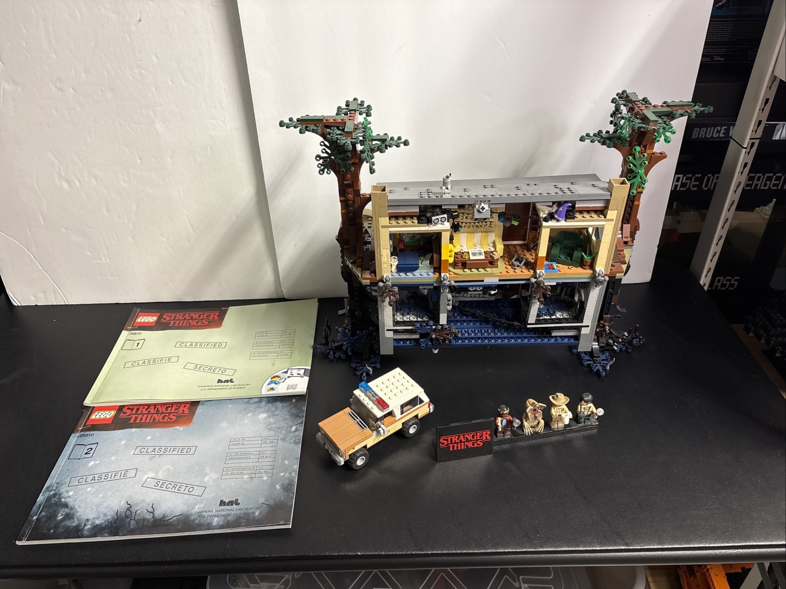 LEGO Stranger Things The Upside Down 75810 Complete Set 2287pcs Mini Figs&Manual