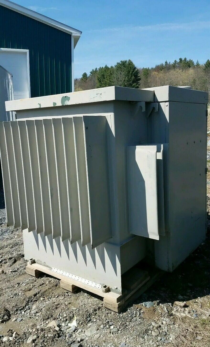 GE 300 KVA Transformer Primary Step Down Buck 4160V 3PH 208Y good condition