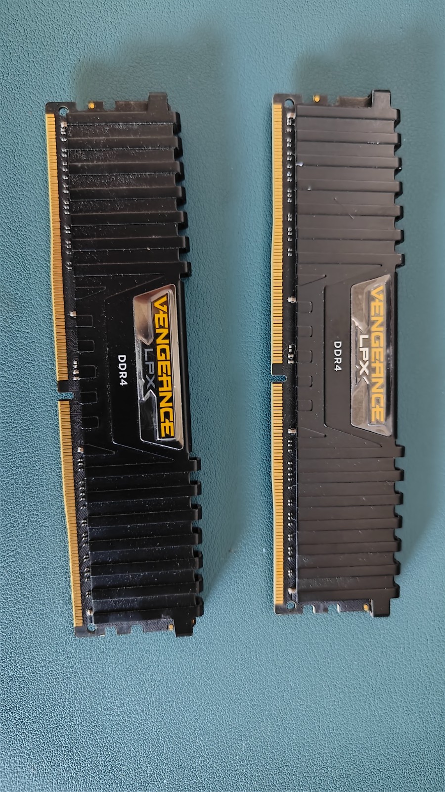 Corsair CMK32GX4M2B3000C15 Vengeance LPX DDR4 3000mhz Dual Memory Kit - Black Corsair CMK32GX4M2B3000C15 Vengeance LPX DDR4 3000mhz Dual Memory Kit - Black