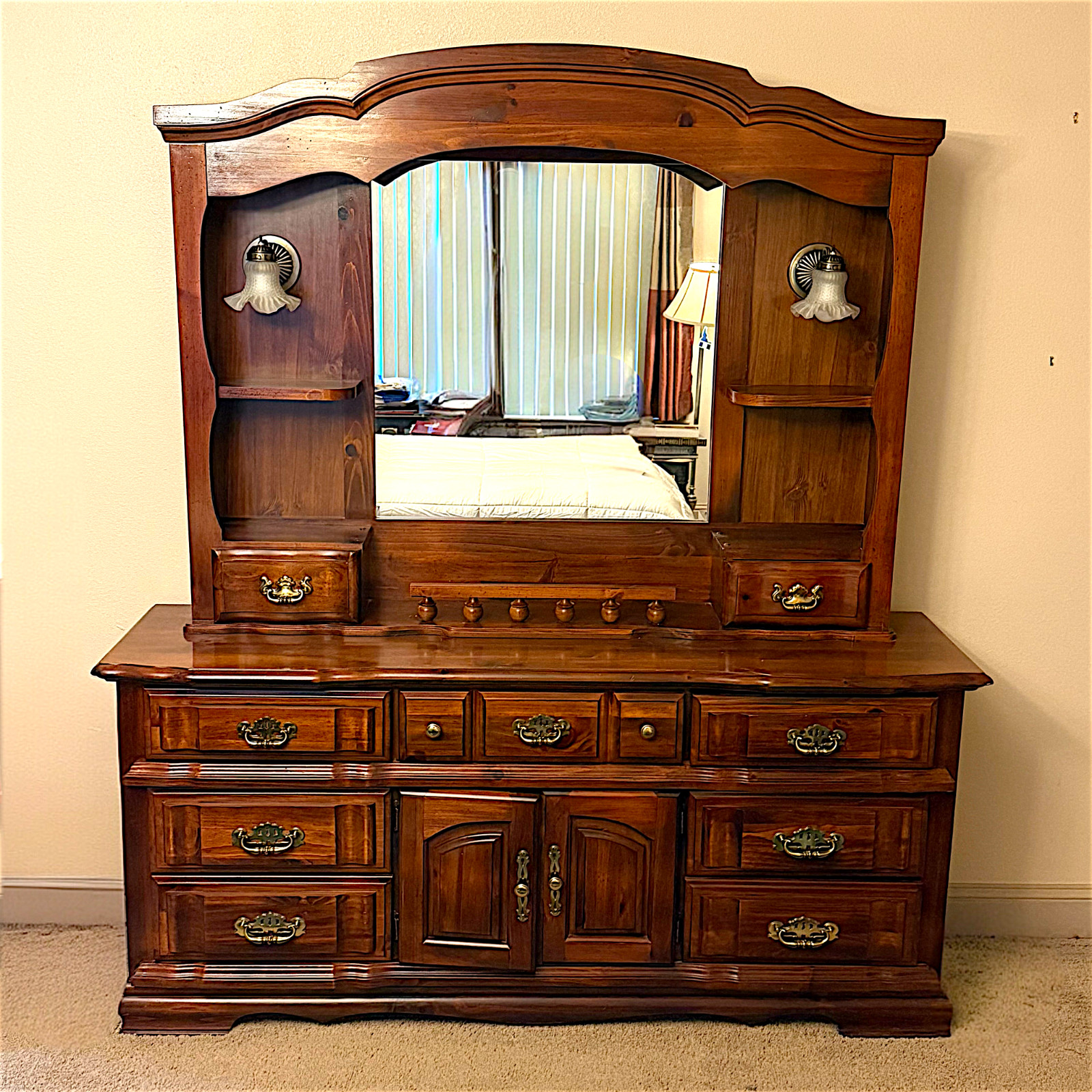 Vaughan Bassett Vintage Triple Dresser Lighted Mirror Wood 1987 Local Pickup