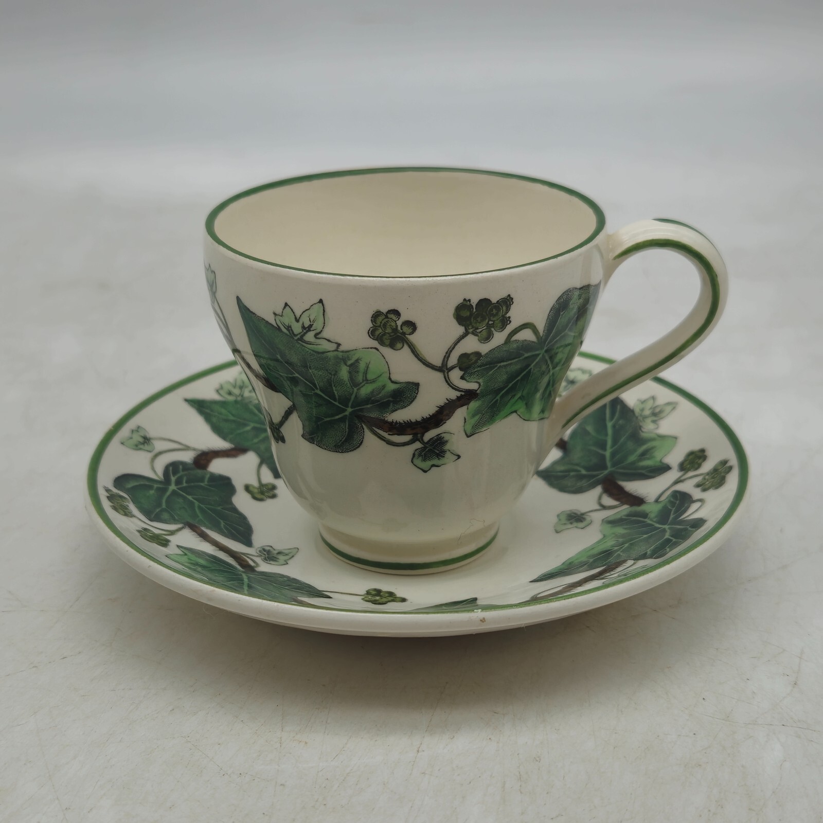Vtg Wedgwood of Etruria Barlaston Bone China Tea Cup & Saucer Napoleon Ivy RARE