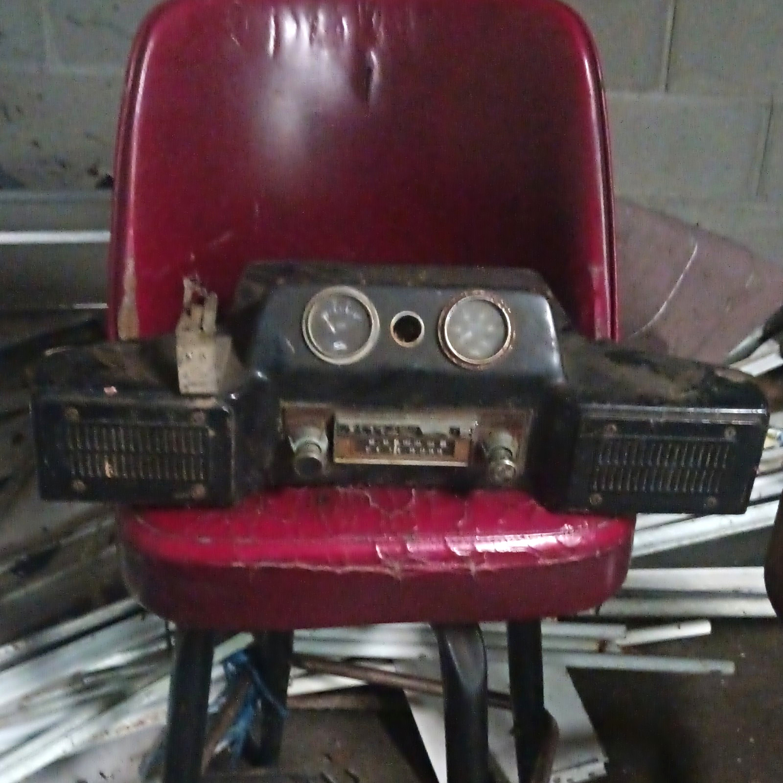 The item in the image appears to be a vintage Harley-Davidson Electra Glide Sho