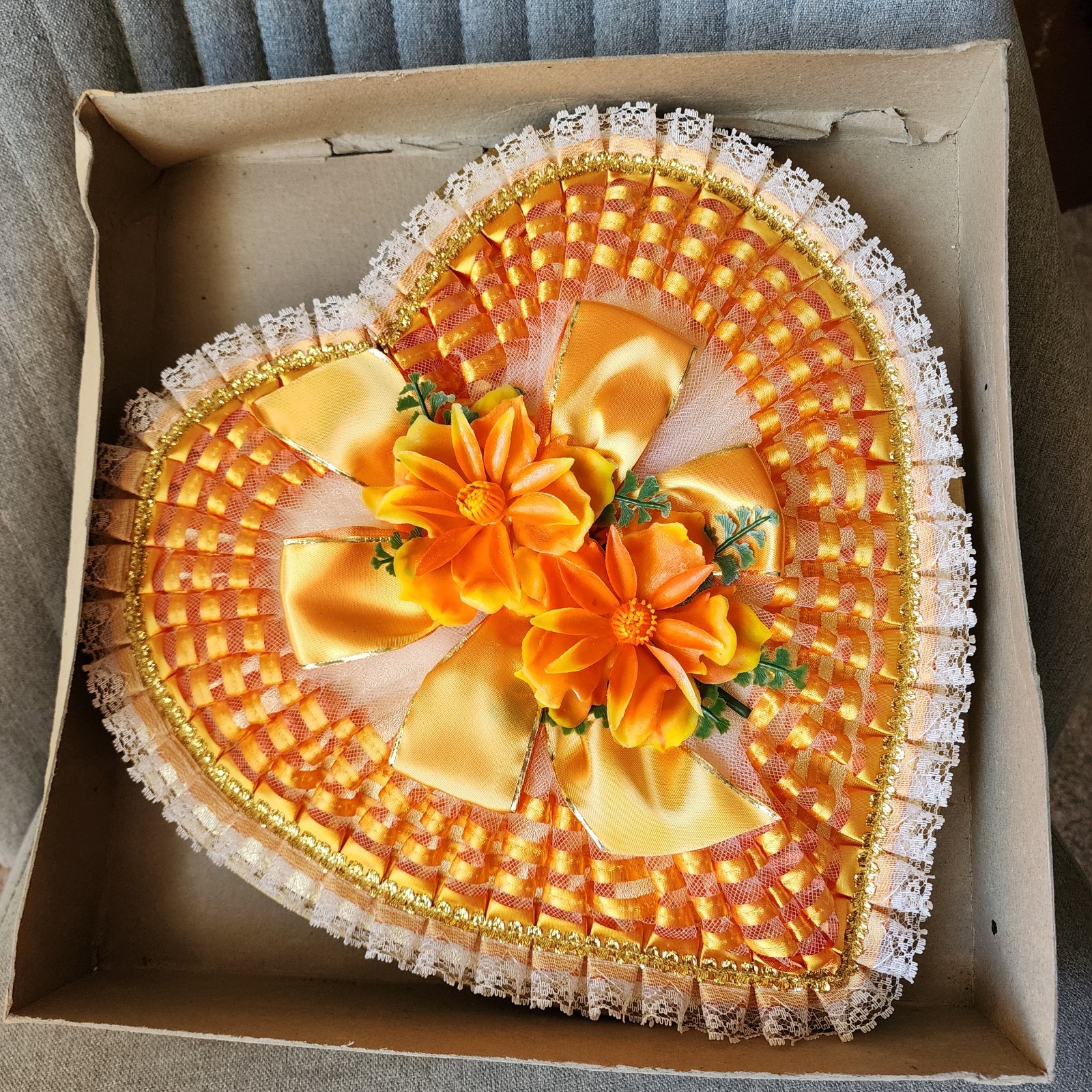 Vintage 70s Whitman's Chocolate Lace Floral Orange 13in. Large Heart Box 0581 Vintage 70s Whitman's Chocolate Lace Floral Orange 13in. Large Heart Box 0581