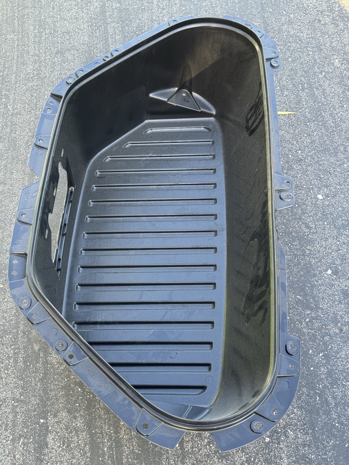 OEM 2021-2024 Tesla Model X Front trunk frunk storage compartment 1607186-00-B OEM 2021-2024 Tesla Model X Front trunk frunk storage compartment 1607186-00-B