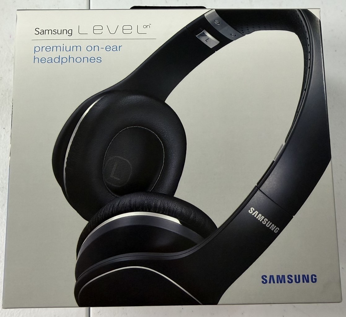 Samsung Level On EO-OG900 Premium On-Ear Wired Headphones Black NEW SEALED