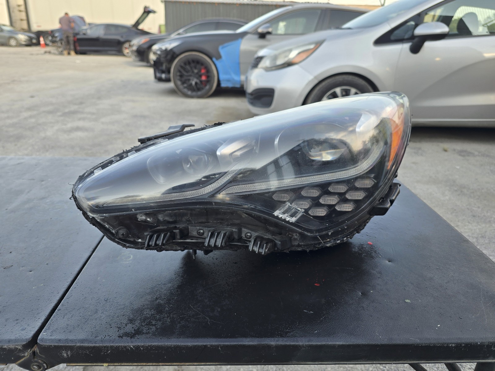 2018-2023 Kia Stinger OEM LH Driver LED Headlight No DBL Damaged 92102-J5120