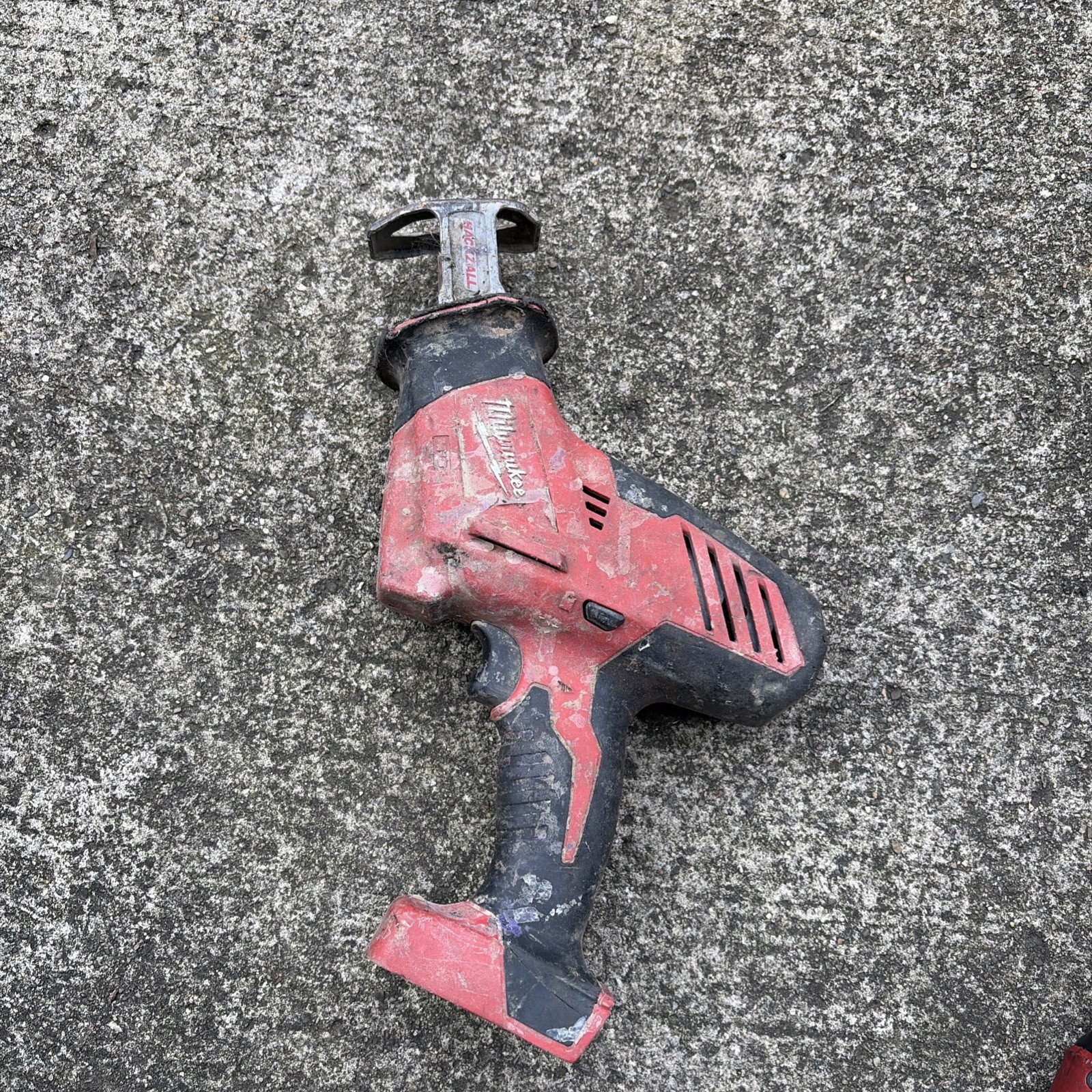 FOR PARTS Milwaukee 2719-20 Reciprocating Hackzall Saw Tool Only AS-IS Read Desc FOR PARTS Milwaukee 2719-20 Reciprocating Hackzall Saw Tool Only AS-IS Read Desc