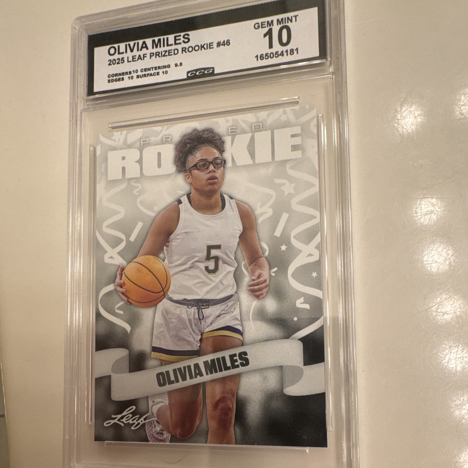 Leaf 2023 Leaf Holiday Packs #BA-OM1 Olivia Miles RC Auto Basketball Card Leaf 2023 Leaf Holiday Packs #BA-OM1 Olivia Miles RC Auto Basketball Card